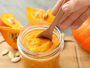 Rekomendasi Makanan Pertama Bayi yang Aman dan Bergizi